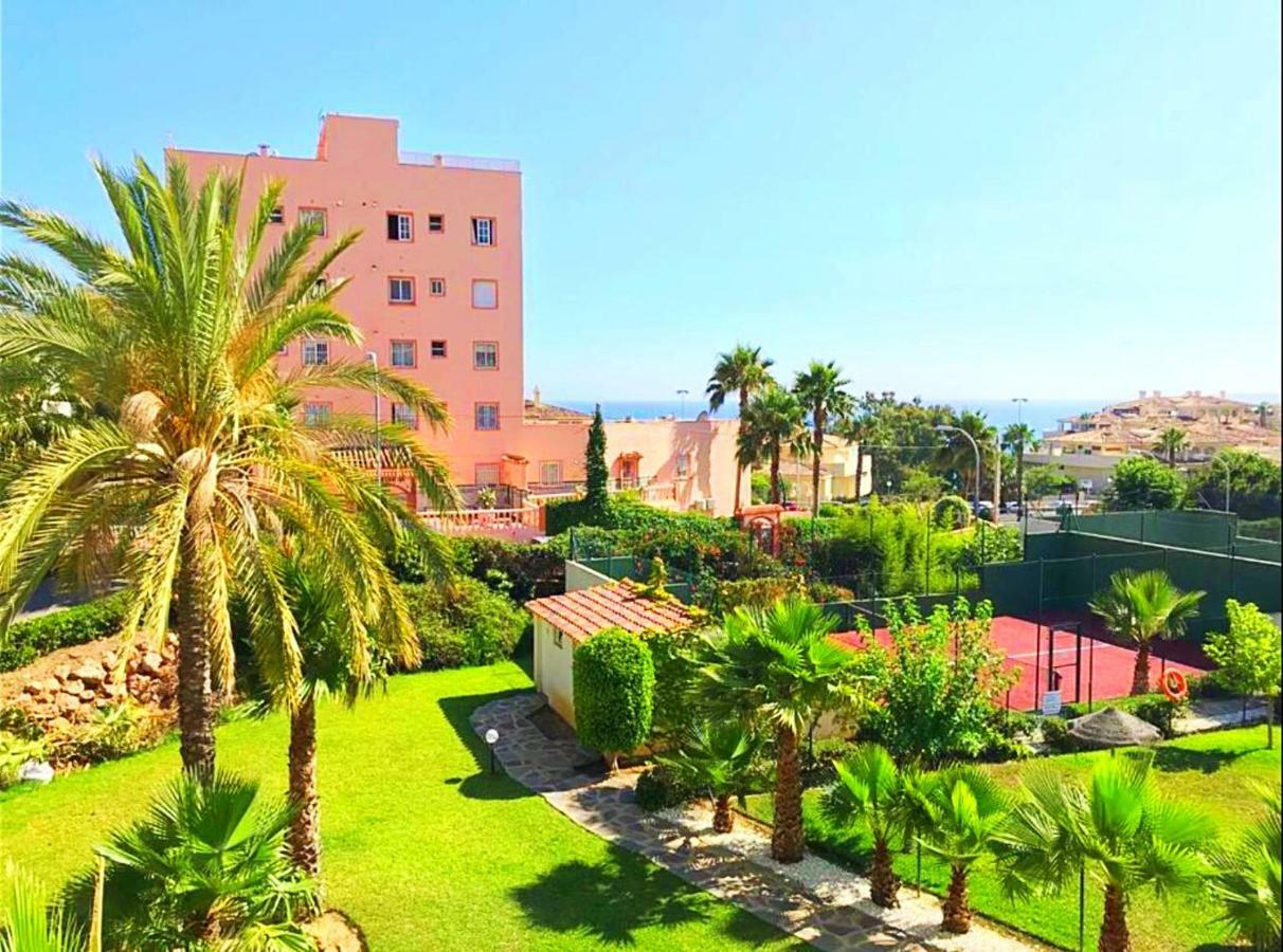 Seaview Apartment With Great Amenities & Facilities Benalmadena Ngoại thất bức ảnh
